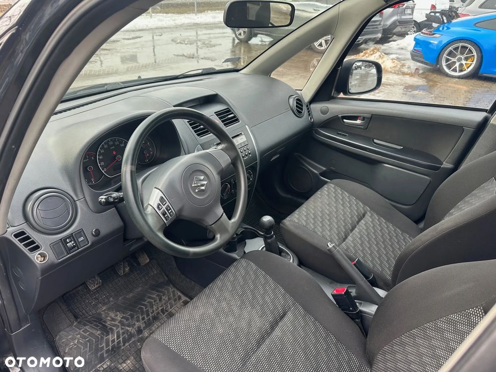 Suzuki SX4 - 10