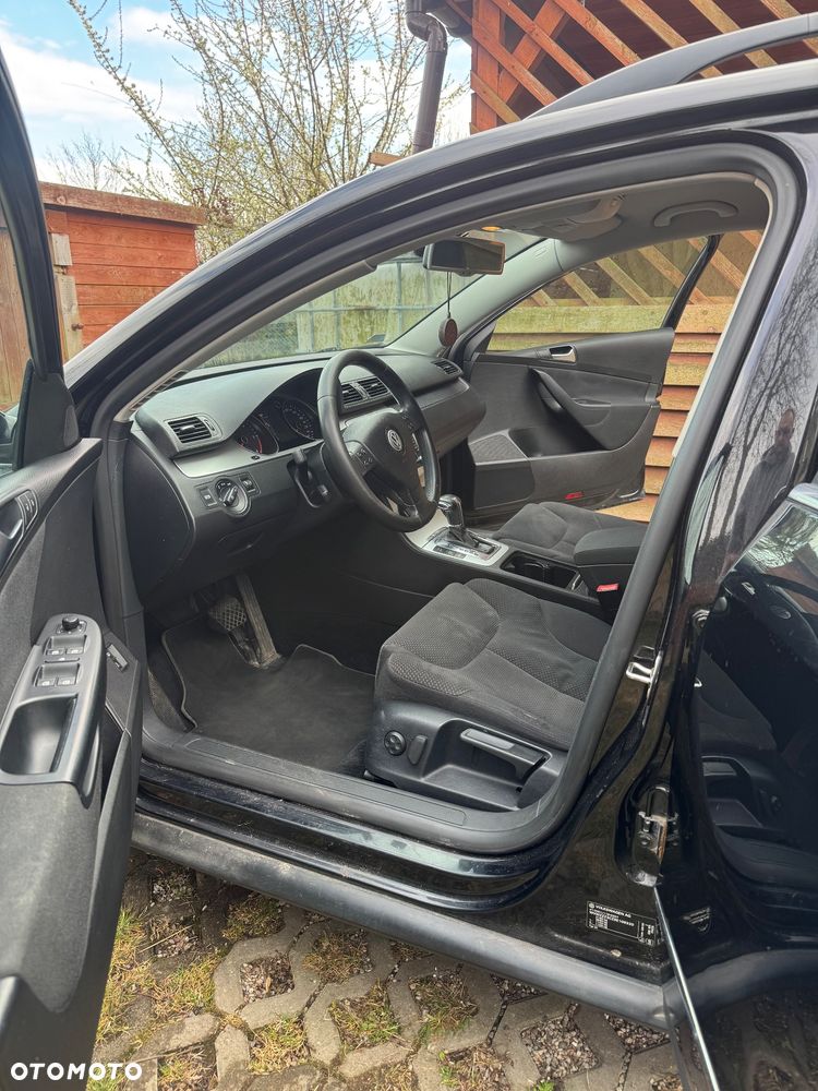 Volkswagen Passat 2.0 TDI DPF DSG Trendline - 9