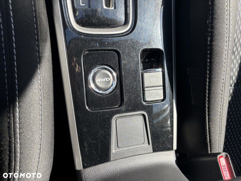 Mitsubishi Outlander 2.0 Intense + SDA 4WD CVT - 30