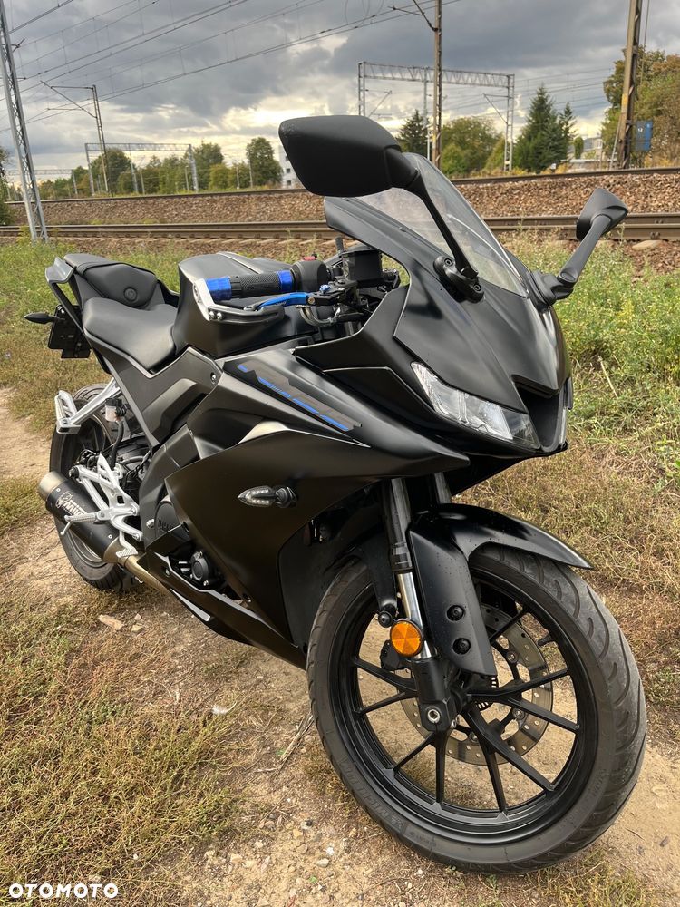 Yamaha YZF - 1