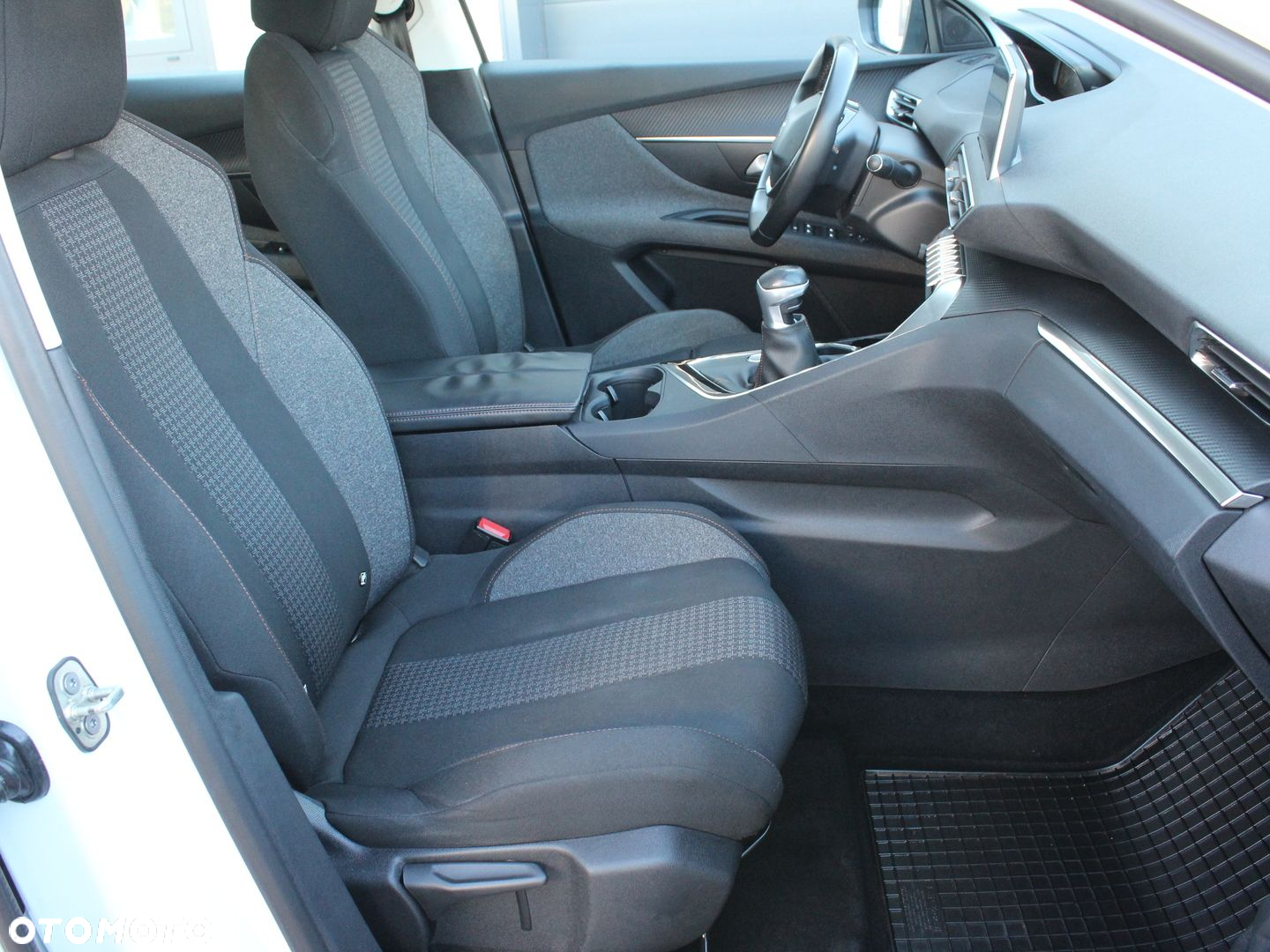 Peugeot 3008 - 16