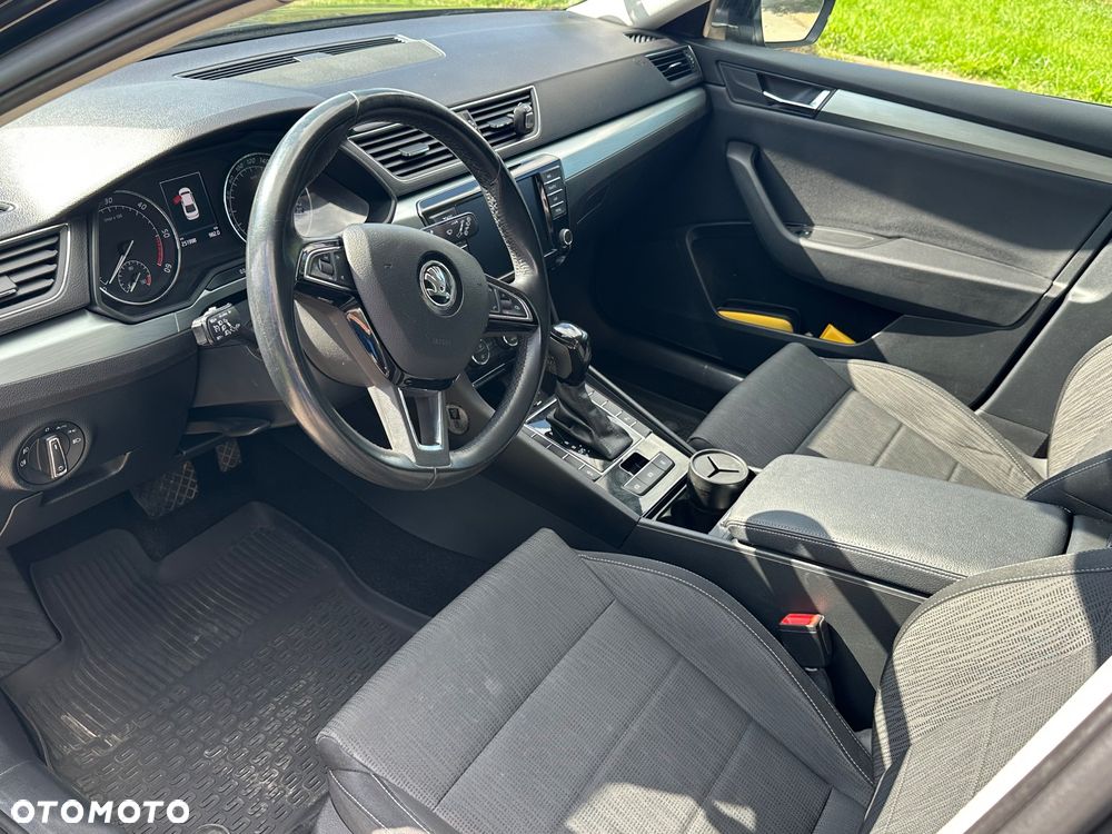 Skoda Superb ver-2-0-tdi-ambition-dsg - 11