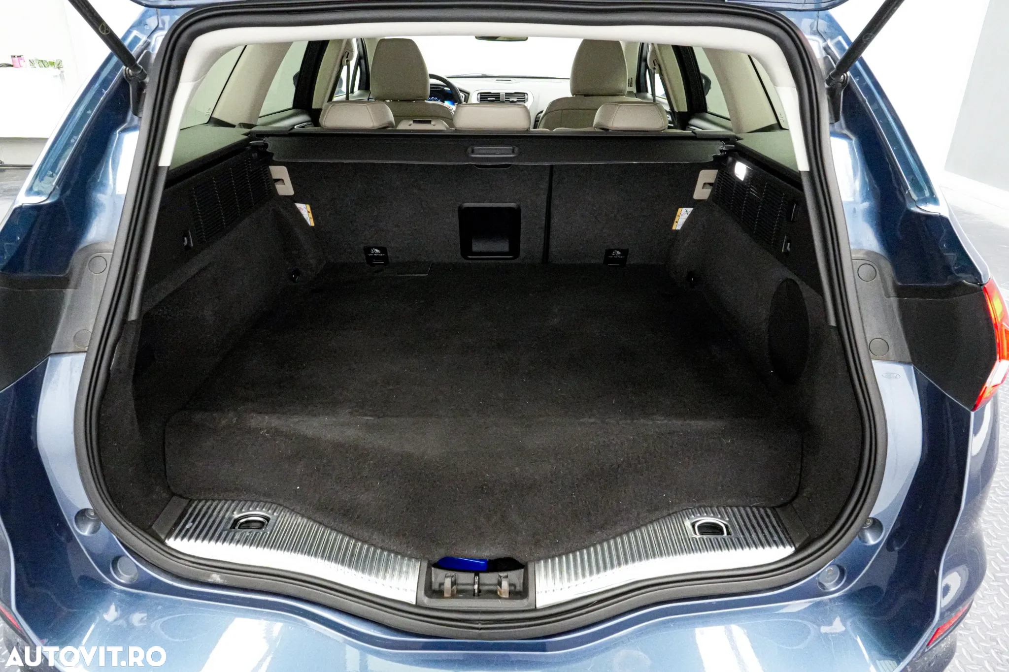 Ford Mondeo 2.0 HEV Titanium - 26
