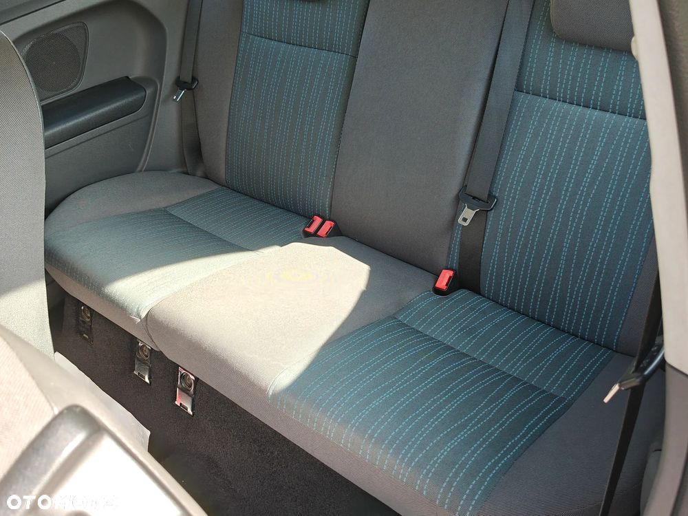 Ford Focus 1.4 Ambiente - 11