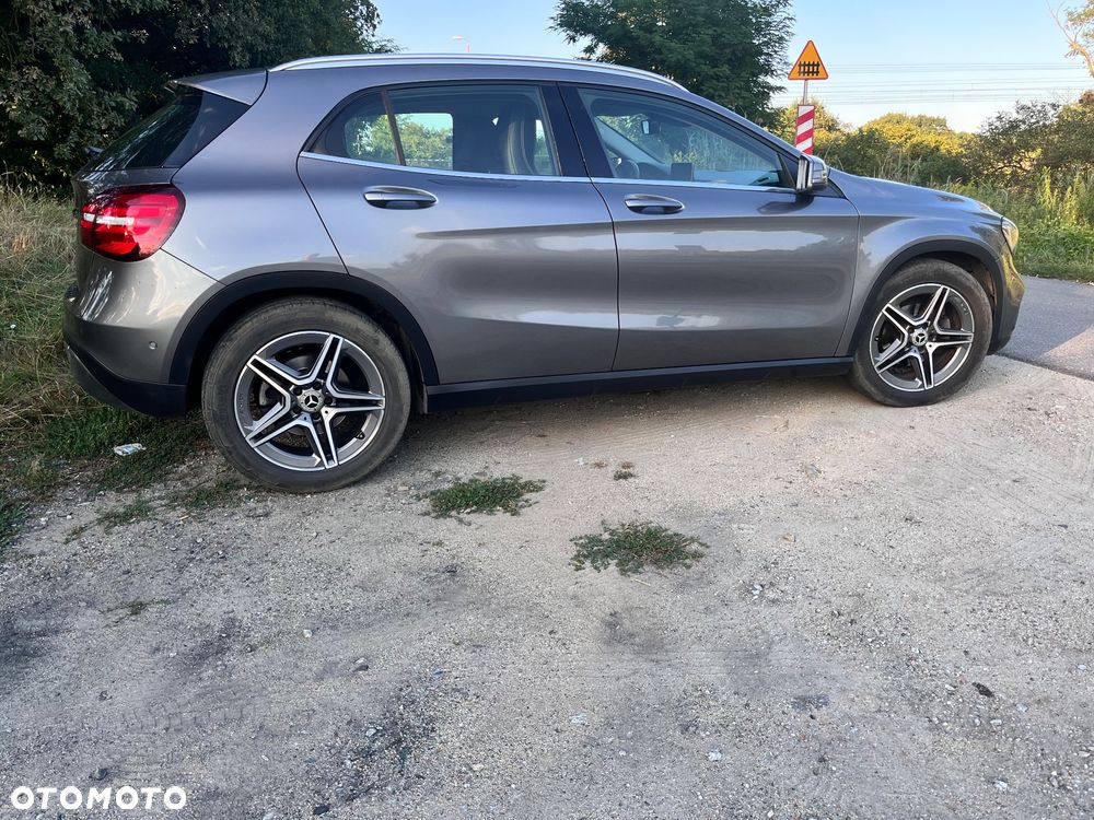 Mercedes-Benz GLA - 17