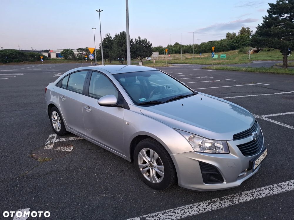 Chevrolet Cruze 1.8 LS+ - 9
