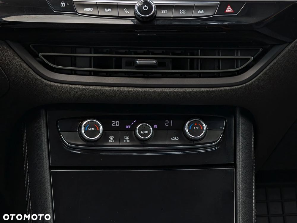 Opel Grandland 1.2 DI Automatik Business Elegance - 29