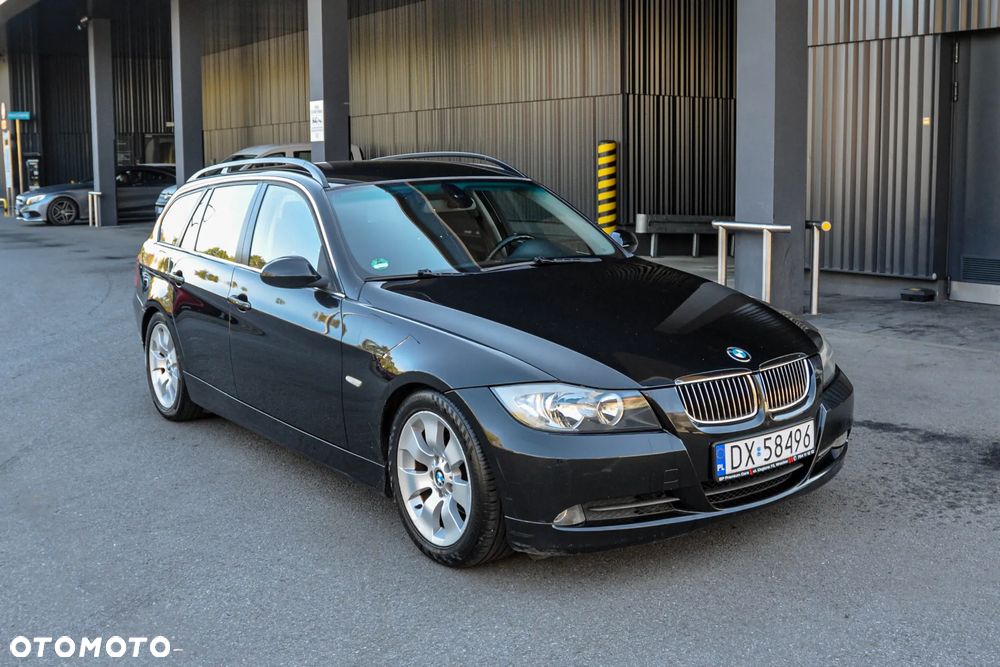 BMW Seria 3 325i Touring - 6