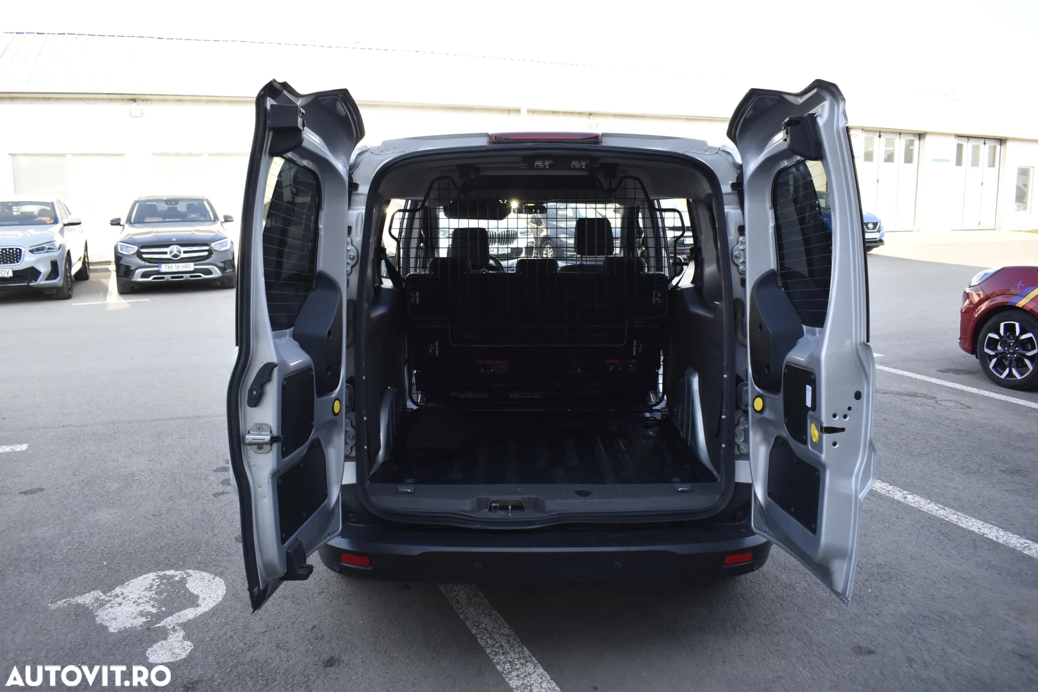 Ford Transit Connect - 17