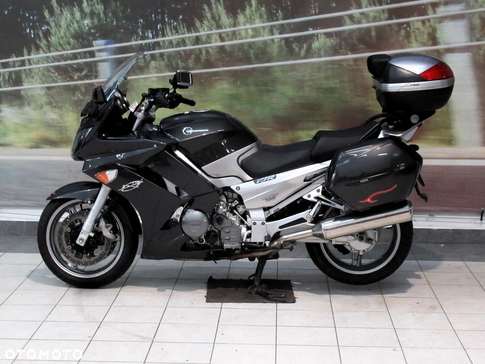 Yamaha FJR - 6