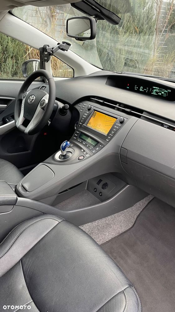 Toyota Prius 1.8 HSD Premium - 20