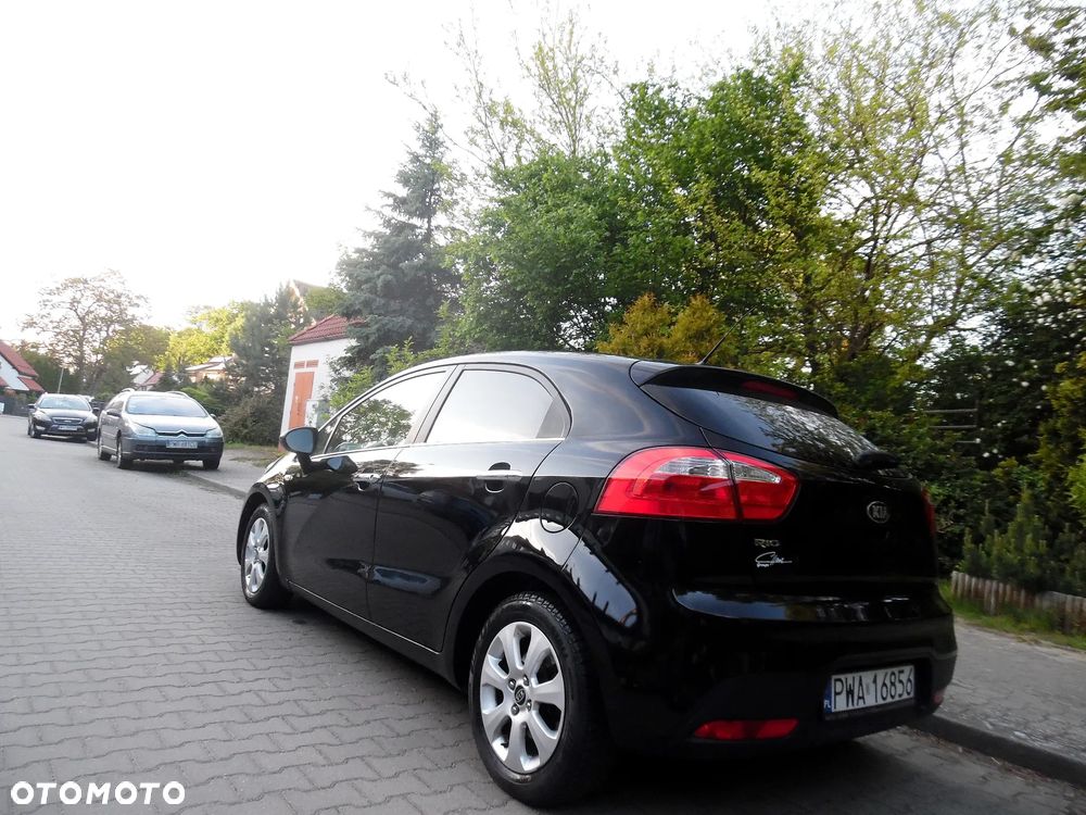 Kia Rio - 8