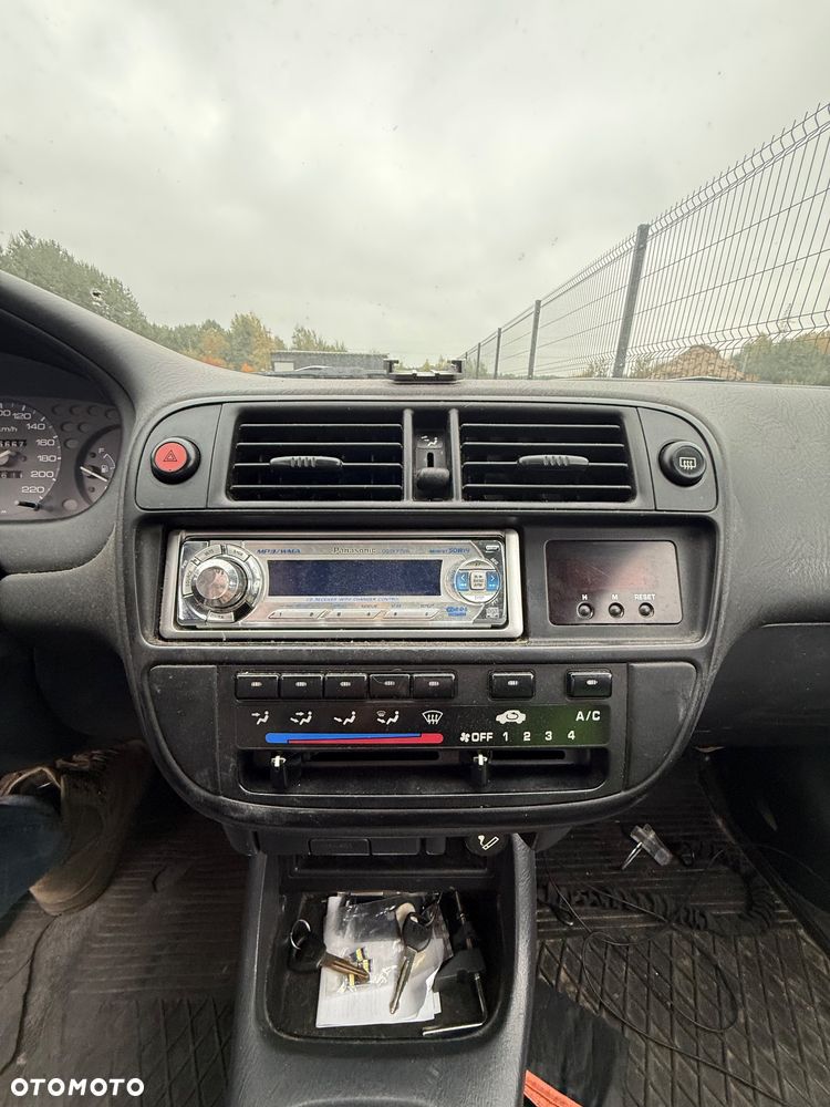 Honda Civic 1.4i - 4