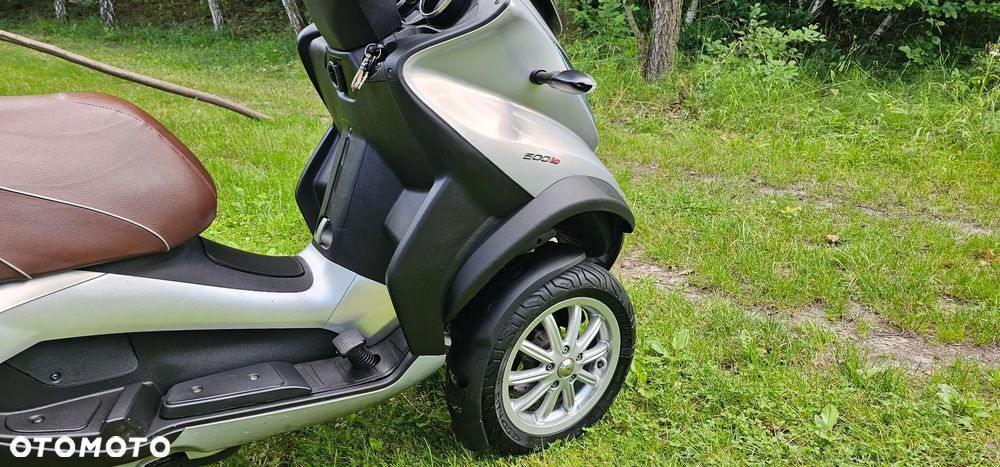 Piaggio MP-3 - 16