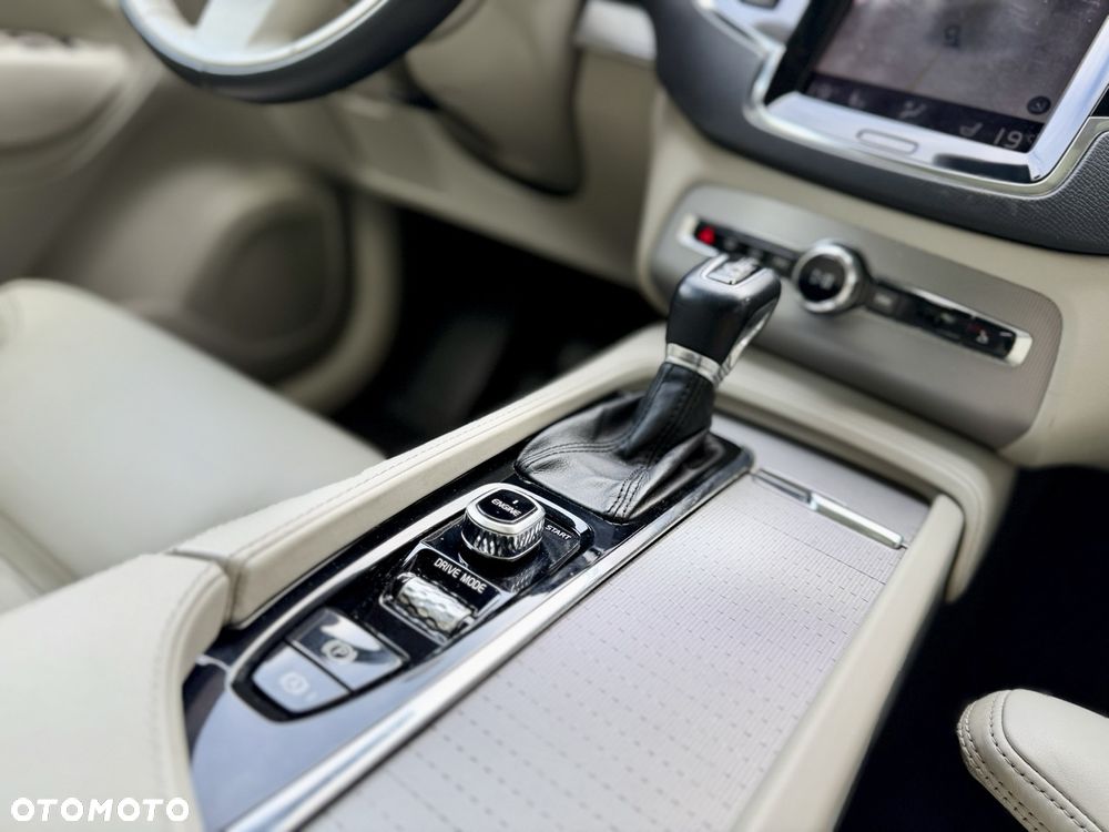 Volvo XC 90 T5 AWD Geartronic Inscription - 37