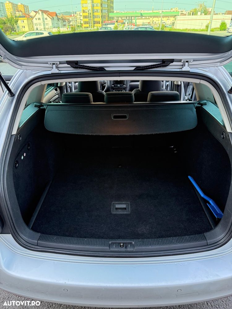 Volkswagen Golf - 12
