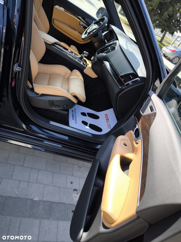 Volvo XC 90 T6 AWD Geartronic Momentum - 25