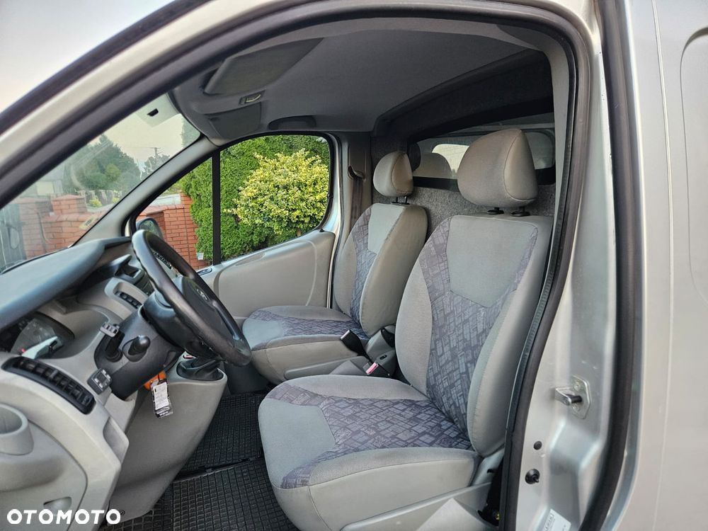 Opel Vivaro - 10