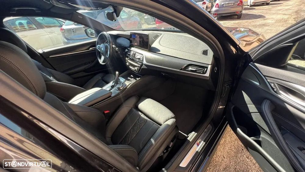 BMW 520 d Pack Desportivo M Auto - 16