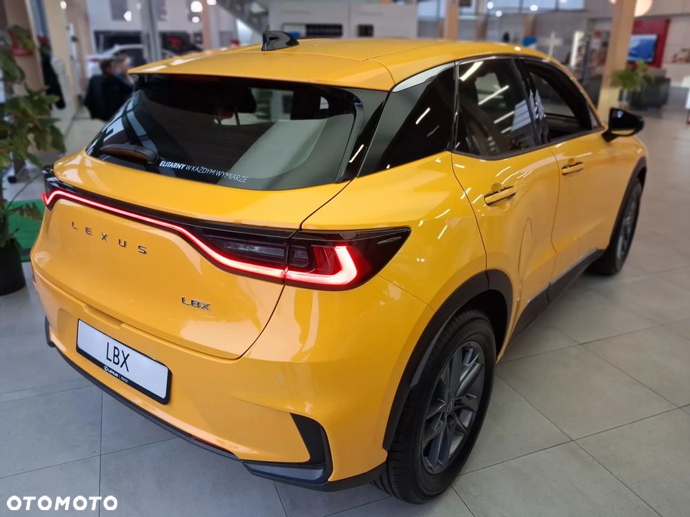 Lexus LBX 1.5 Hybrid - 5