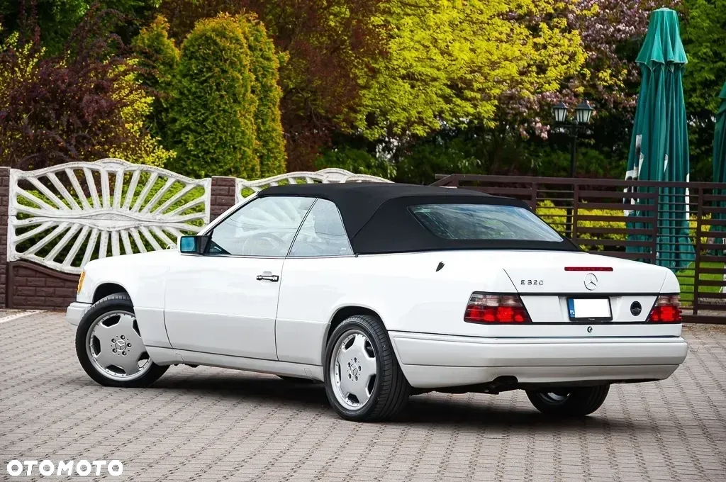 Mercedes-Benz Klasa E 320 - 15
