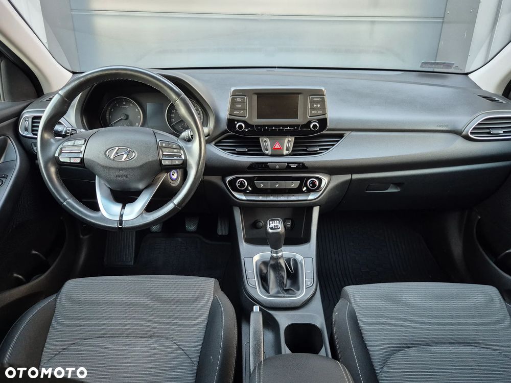Hyundai i30 1.4 Premiere Comfort - 6