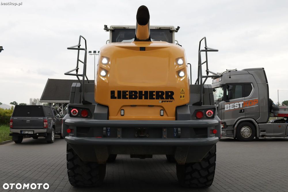 Liebherr L566 XPower - 8
