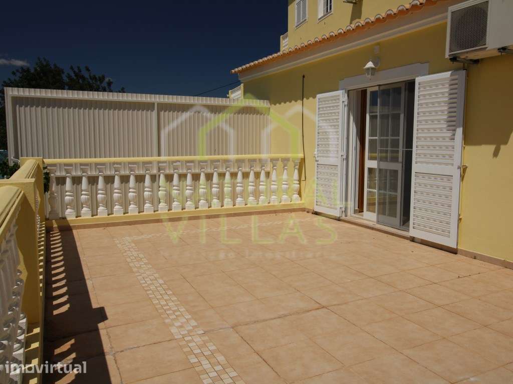 JULHO 2026: Apartamento T1 com Terraço Vista Mar, Estoi - Grande imagem: 2/11