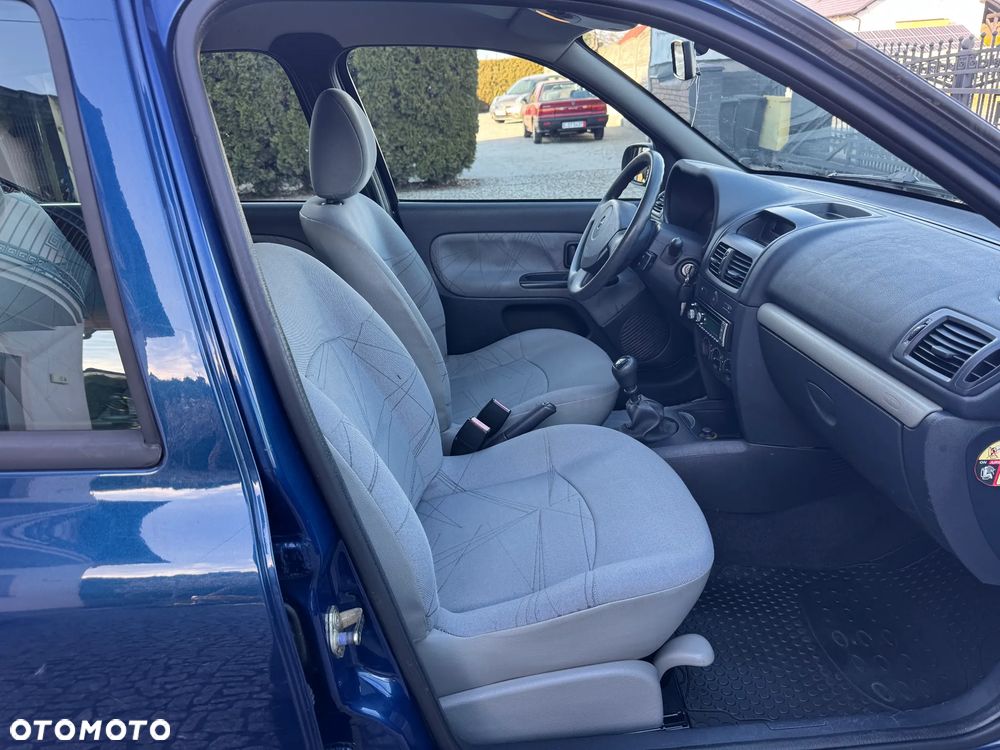 Renault Clio 1.2 16V Emotion - 25