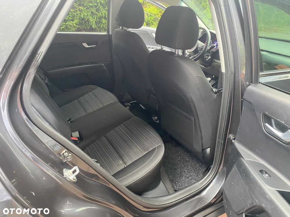 Kia Stonic 1.4 L - 14