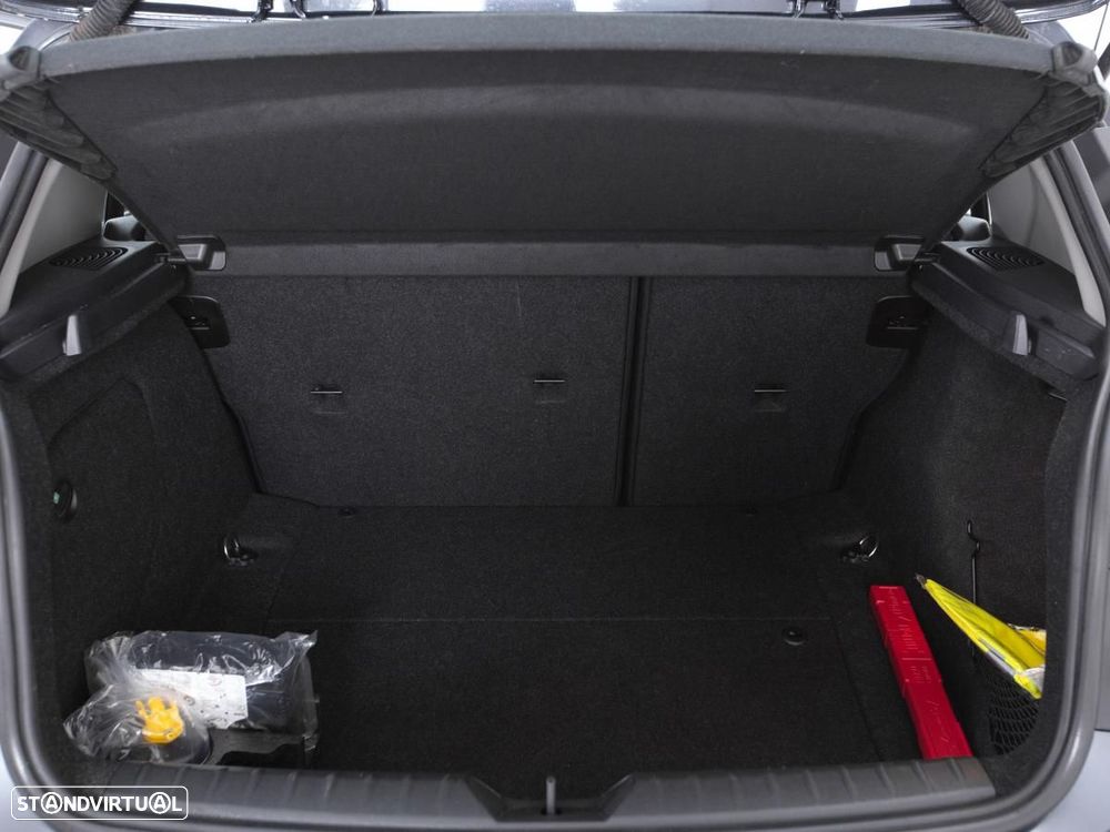 BMW 116 d Line Sport Auto — fotografia 11