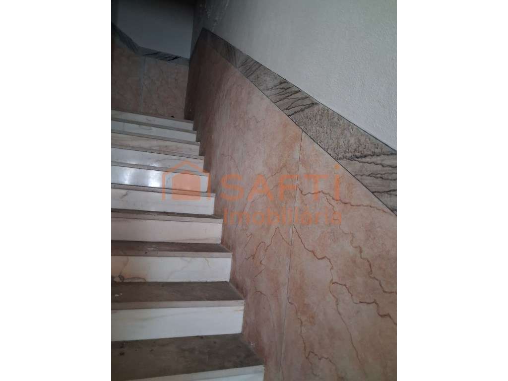 Oportunidade Única: Prédio inteiro com Potencial Misto no Centro de... - Grande imagem: 4/8