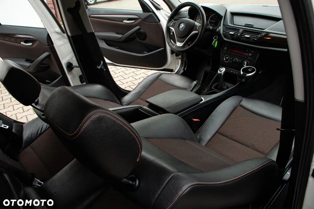 BMW X1 xDrive18d xLine - 28