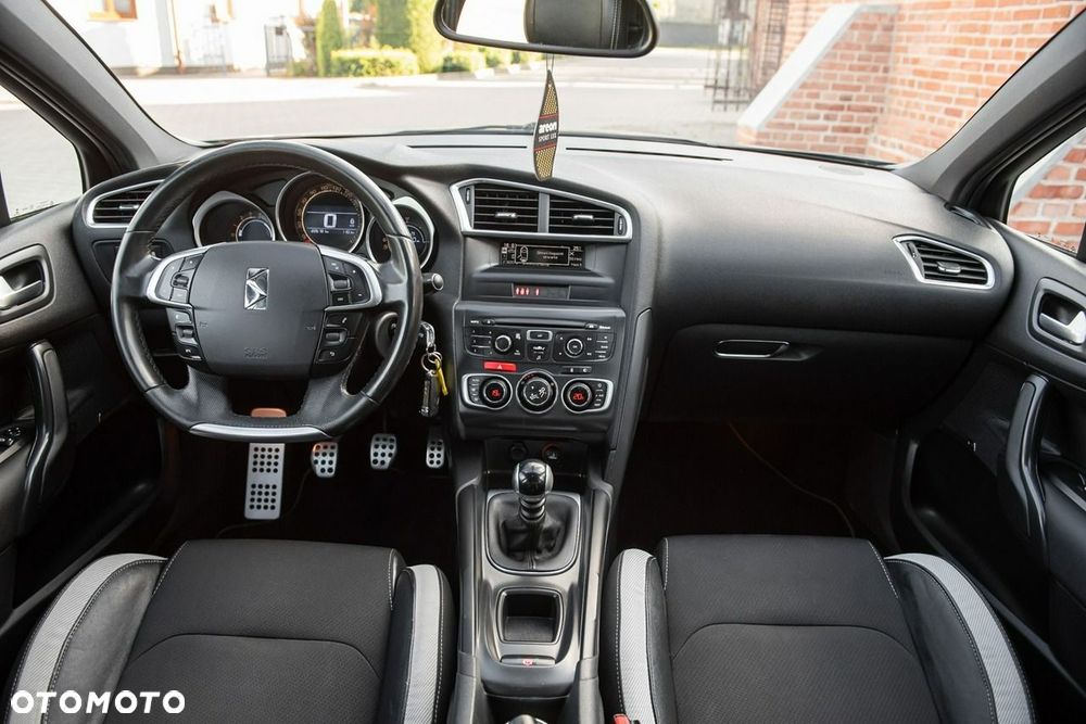 Citroën DS4 e-HDi 115 Urban Show - 5