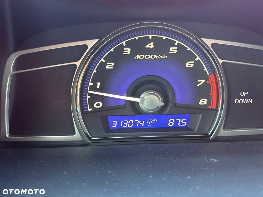 Honda Civic 1.8 Executive - 9