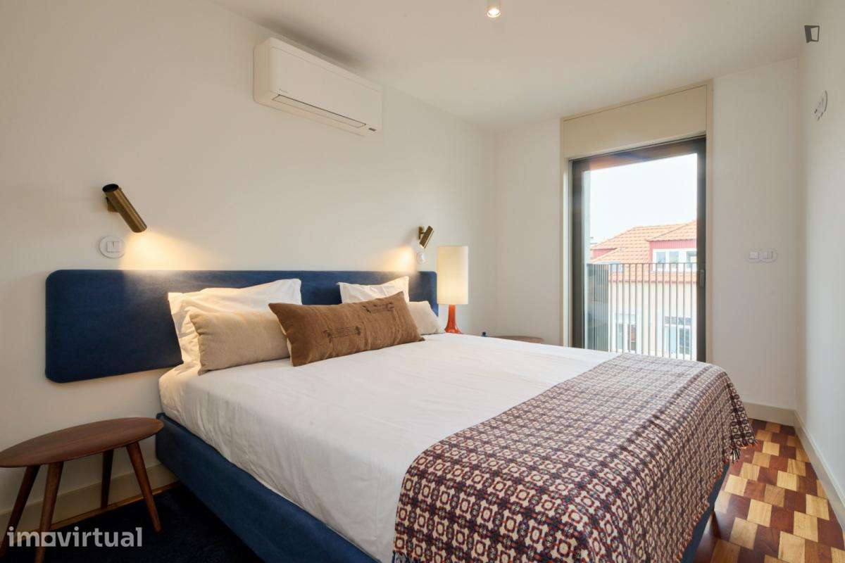 Apartamento com 1 quartos - localizado em Santo Ildefonso Porto - Grande imagem: 2/19