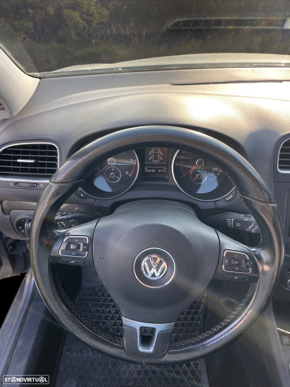 VW Golf 2.0 TDi Confortline - 7