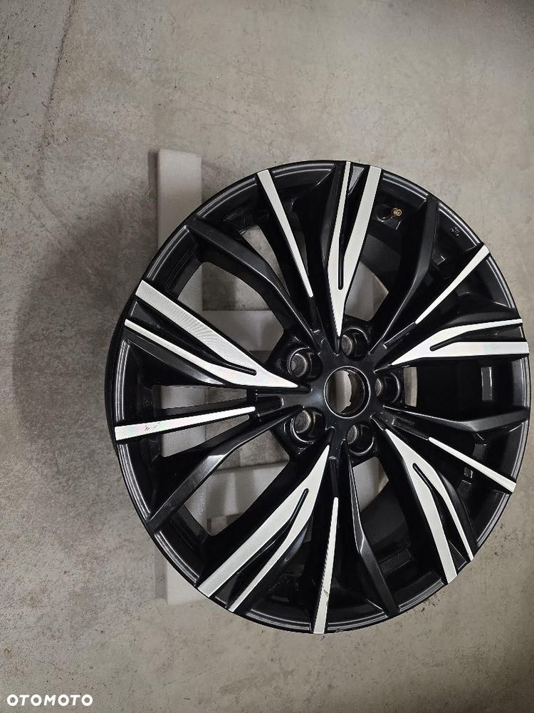 Felga aluminiowa Nissan OE JUKE II 7.5" x 19" 5x114.3 ET 35 - 2