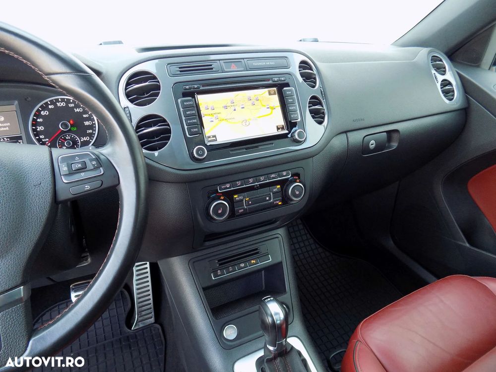 Volkswagen Tiguan 2.0 TDI DPF 4Motion BlueMotion Technology DSG Sport & Style - 17