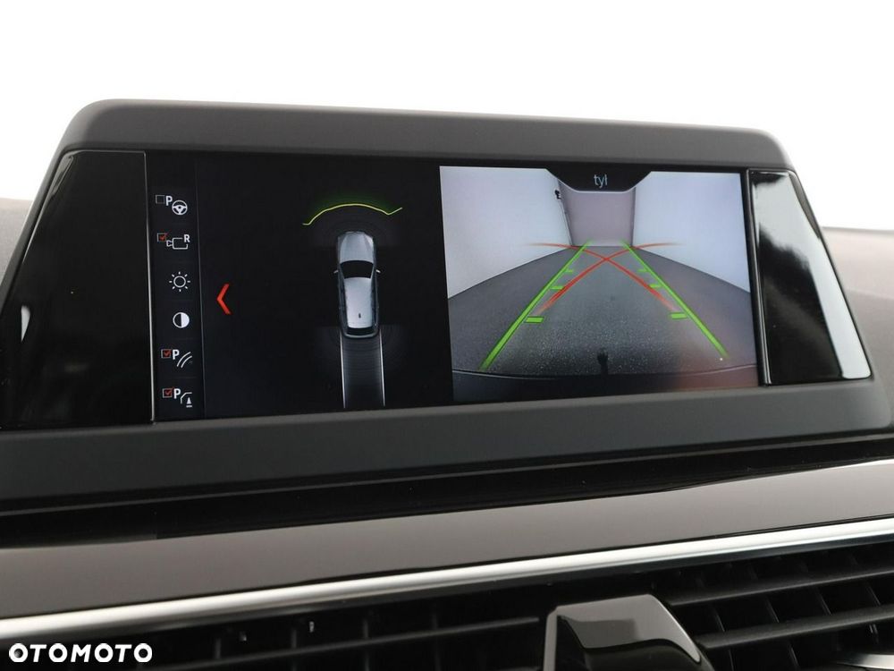 BMW Seria 5 520d Sport Line - 25