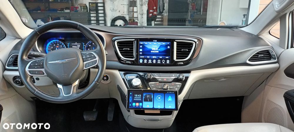 Chrysler Pacifica - 6