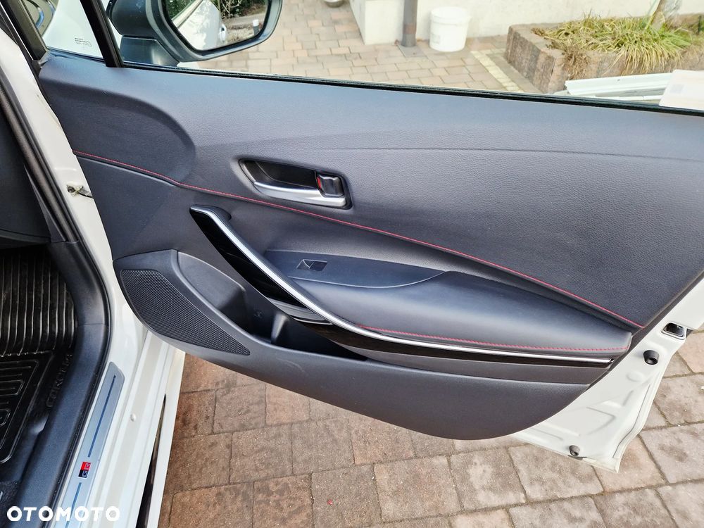 Toyota Corolla 2.0 Hybrid GR Sport Dynamic - 33