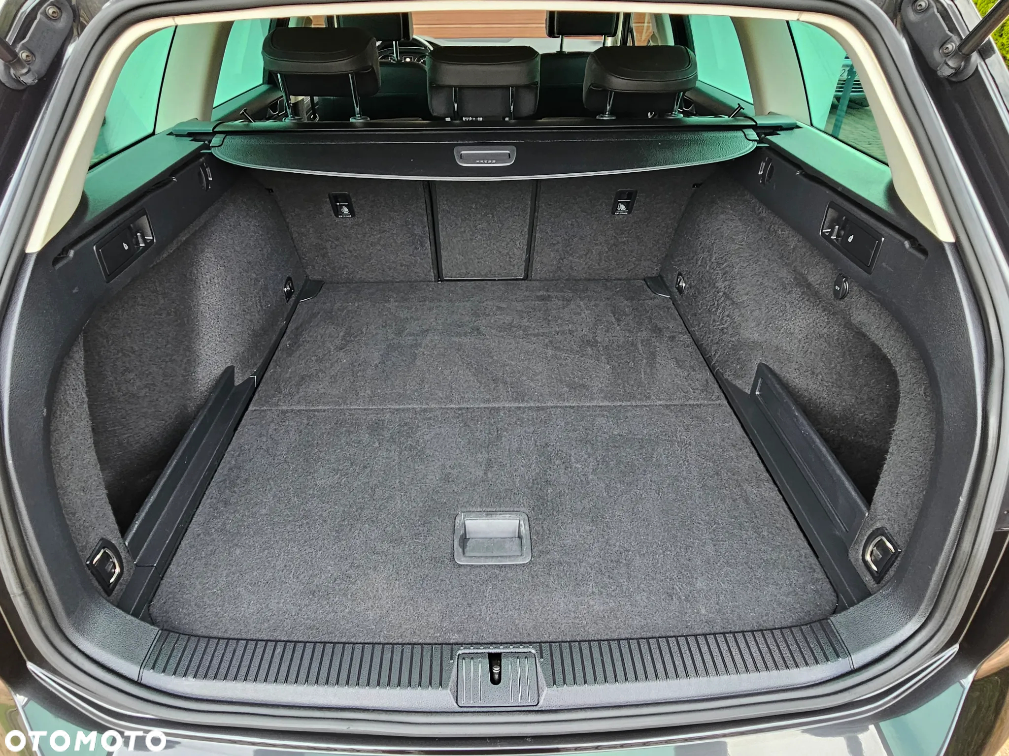 Volkswagen Passat - 25