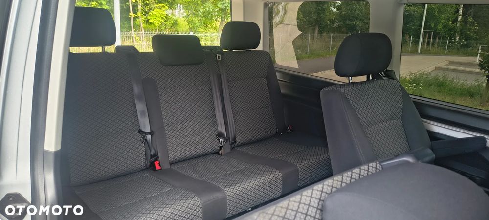 Volkswagen Multivan - 16