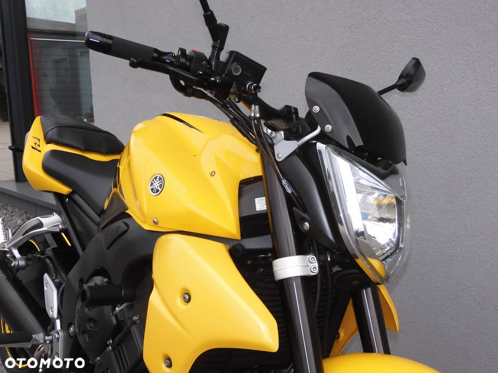 Yamaha FZ - 21
