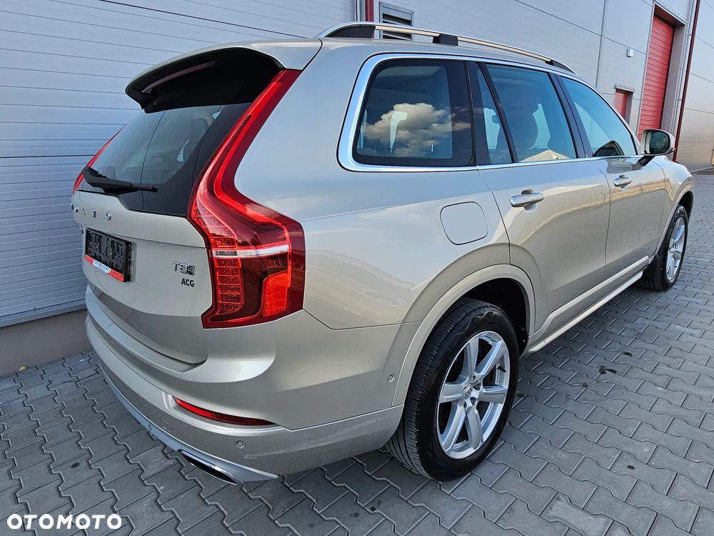 Volvo XC 90 T8 AWD Plug-In Hybrid Momentum 7os - 14
