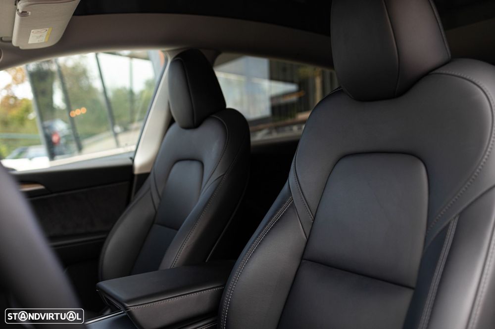 Tesla Model Y Long Range Dual Motor AWD - 5