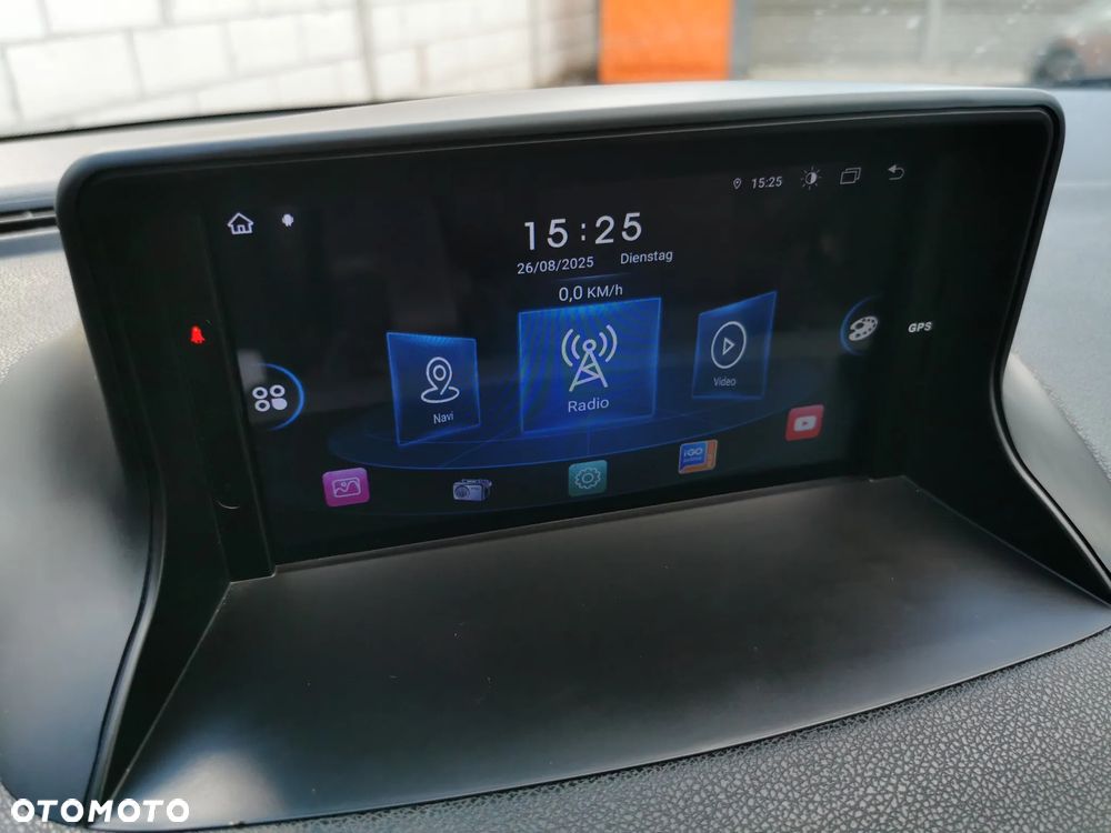 Renault Megane TCe 180 GT - 16