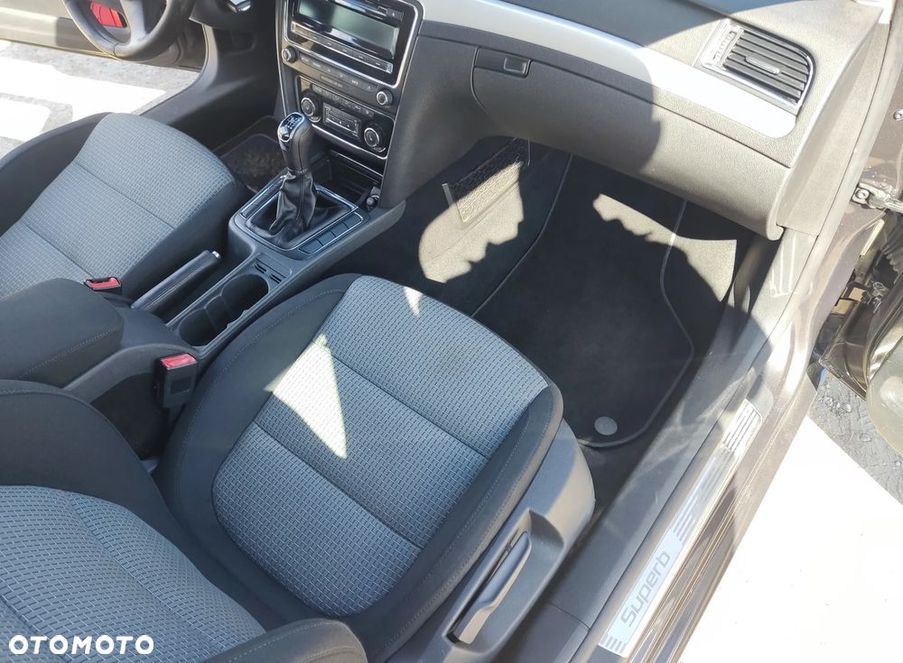 Skoda Superb 2.0 TDI Comfort - 17