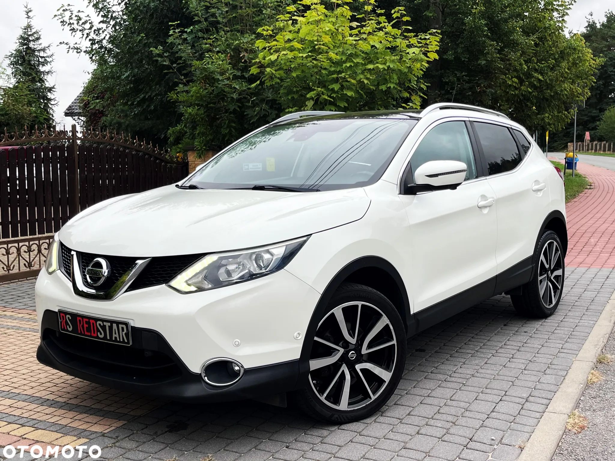 Nissan Qashqai 1.6 DIG-T TEKNA+ - 1